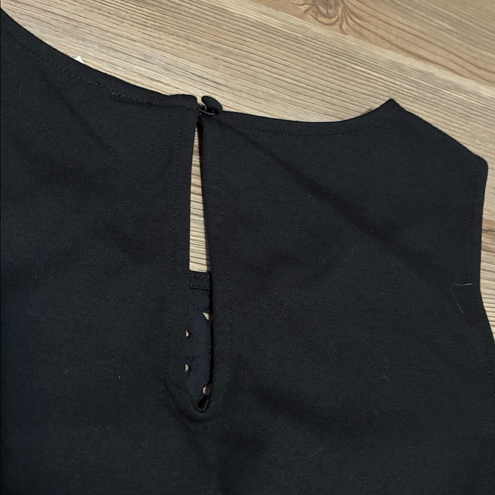 Anthropologie Meadow Rue Black Embroidered Floral Eyelet Sleeveless top Size XS - Picture 5 of 10
